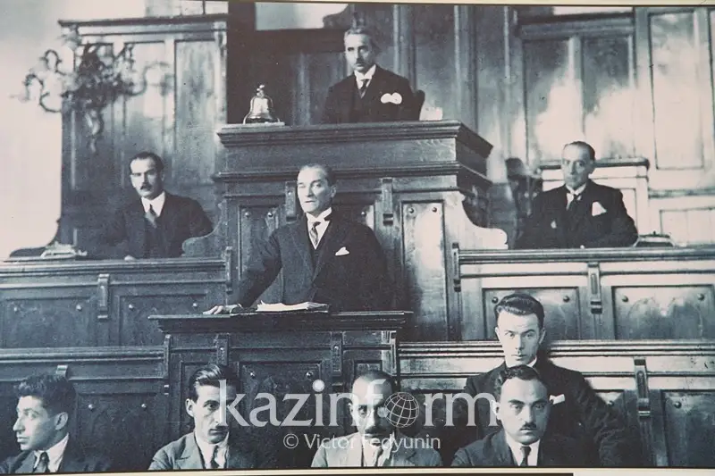 Астанада Түркияның тұңғыш президенті Ататүрікке арналған фотокөрме ашылды