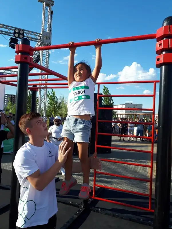 «Tartyl fest» Оралда: Турникке 5 жасар қыз тартылды