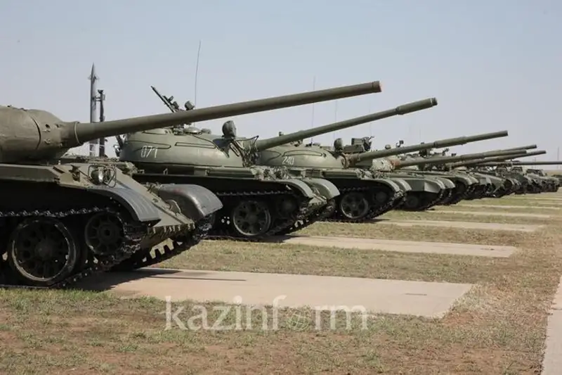 Laýazymdy tulǵalar tankige eski qozǵaltqysh qoıý arqyly 1 mlrd teńgeni qoldy qylǵan