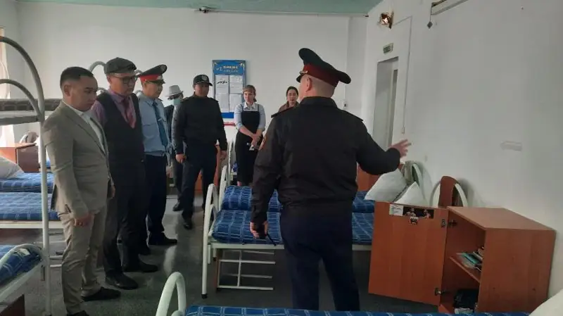 Акмолинским работникам культуры показали жизнь за решеткой