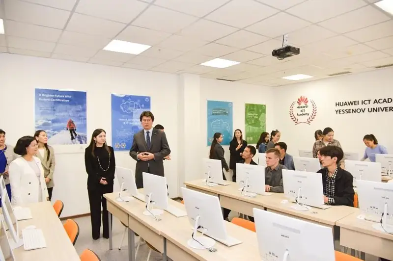 25 Академий: как Huawei готовит казахстанские ИКТ-кадры