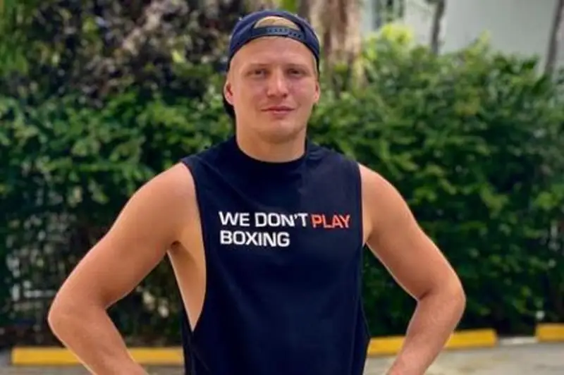 Казахстанский боксер получил бой против нокаутера с 33 победами