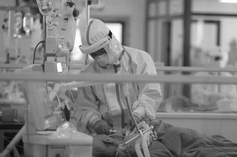 Опасные инфекции: смертность от КВИ снова выросла, а оспа обезьян уже в 39 странах мира