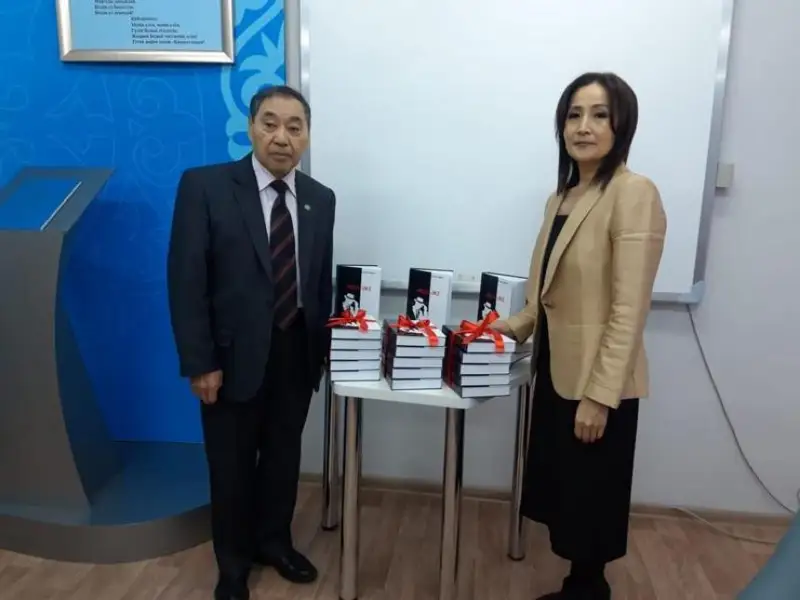 Мировые бестселлеры переводят на казахский язык в Карагандинской области