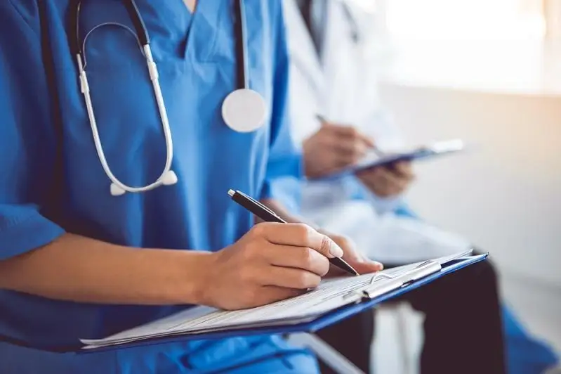 كوروناۆيرۋس: كەيبىر دارىگەرلەر ۇستەمەاقىنى زاڭسىز العان