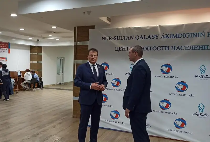 Сенатор Лукин обсудил с жителями столицы предстоящий референдум