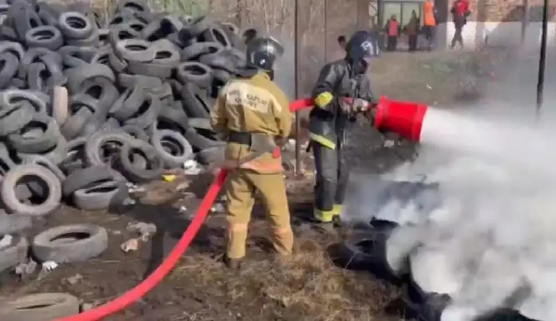 Пожар ликвидировали на заводе по переработке вторсырья в Караганде