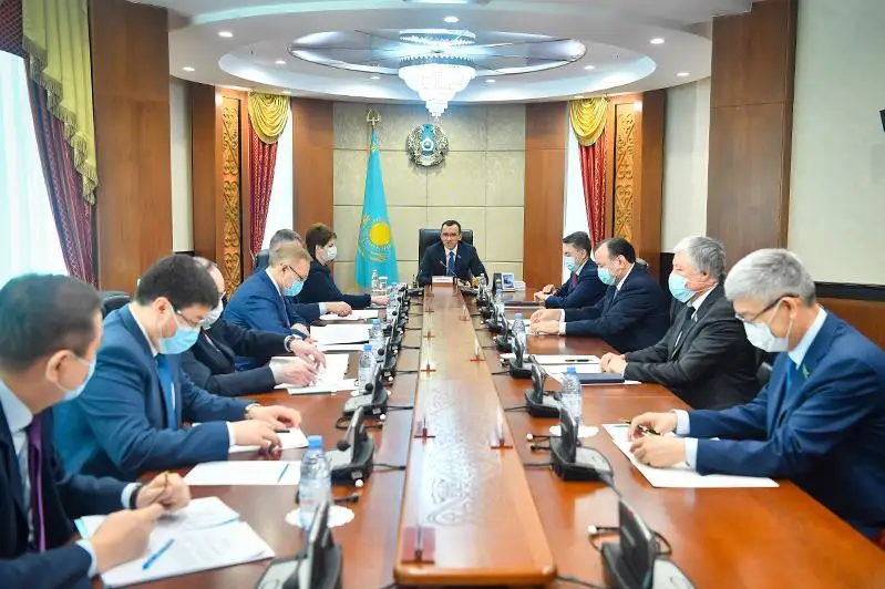 Сенаторы депутатской группы «Өңір» обсудили проблемные вопросы выборов сельских акимов