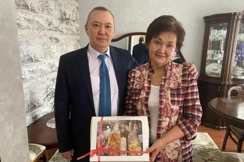 Столичных ветеранов здравоохранения поздравили с 8 Марта