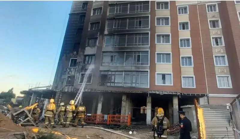 Жилой комплекс горел в столице