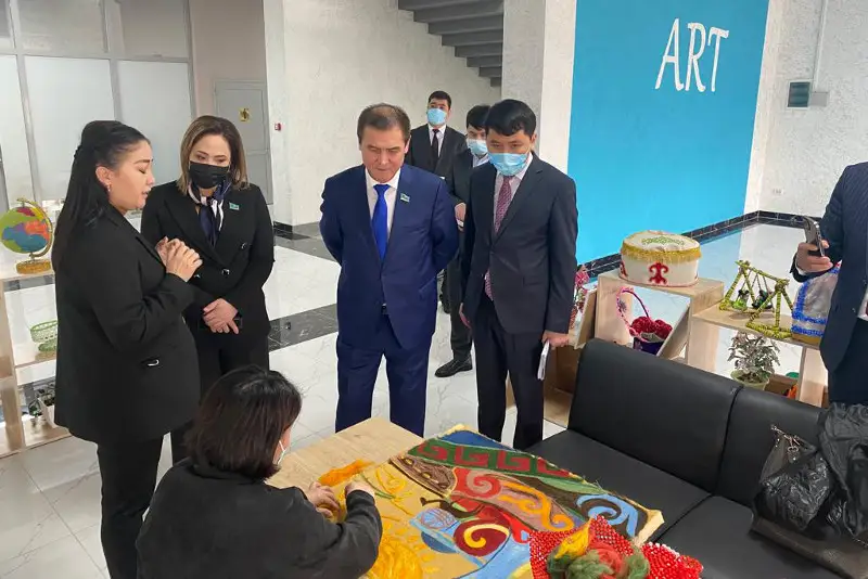 Сенаторы в регионах: обсуждены вопросы сельского хозяйства, промышленности, соцподдержки граждан