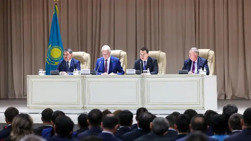 Алихан Смаилов обозначил приоритетные задачи перед руководством Жамбылской области