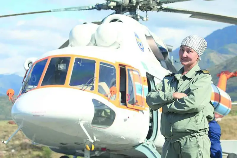 تىكۇشاقتى 12 جىلدان بەرى تىزگىندەپ كەلەدى: قازاق قىزى قالاي ۇشقىش اتانعانىن ايتىپ بەردى