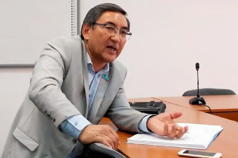 بارشا ەل اباي بولىپ تەبىرەنىپ، اباي بولىپ جىرلاپ جاتىر - كەنجەحان ماتىجانوۆ