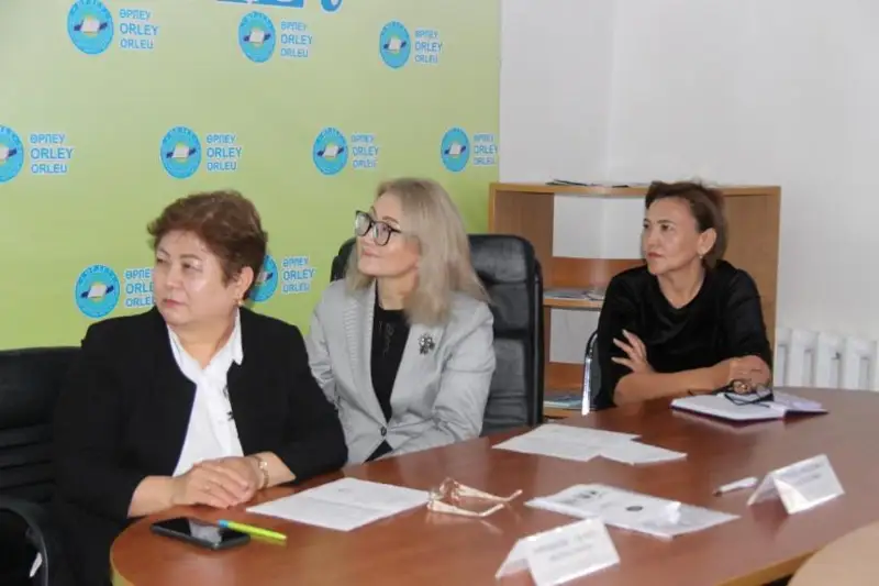 Лайфхак по разным школьным предметам  прошел в Атырау