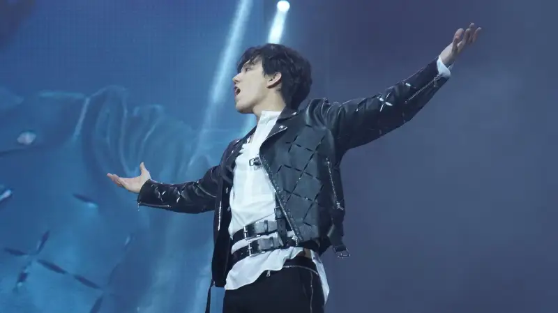 ديماش قۇدايبەرگەننىڭ جاڭا ءانى مەن بەينەبايانى جارىق كوردى