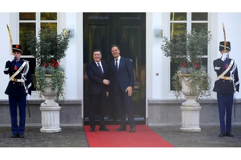 اسقار مامين نيدەرلاندى پرەمەر-مينيسترىمەن كەزدەستى