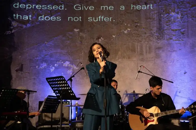 ماقپال جۇمابايدىڭ ماقامدى جىرلارى لوندوندا شىرقالدى