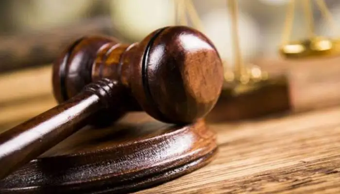 Дошел до суда: работавший в двух местах столичный житель пытался оспорить выговор