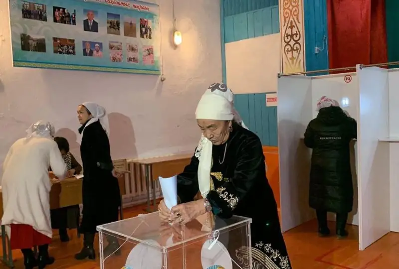 Қызылорда облысында бір үйдің 8 келіні бір мезетте дауыс берді