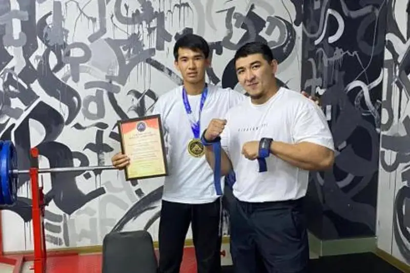 20-летний казахстанец выиграл Кубок Европы  по силовому троеборью