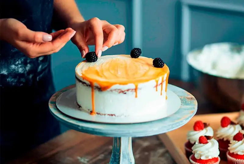 Около 1 млн тенге штрафа заплатил производитель тортов в СКО