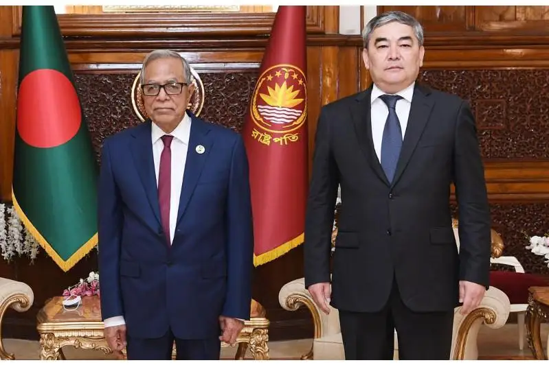 Qazaqstan Elshisi Bangladesh Prezıdentine senim gramotalaryn tapsyrdy