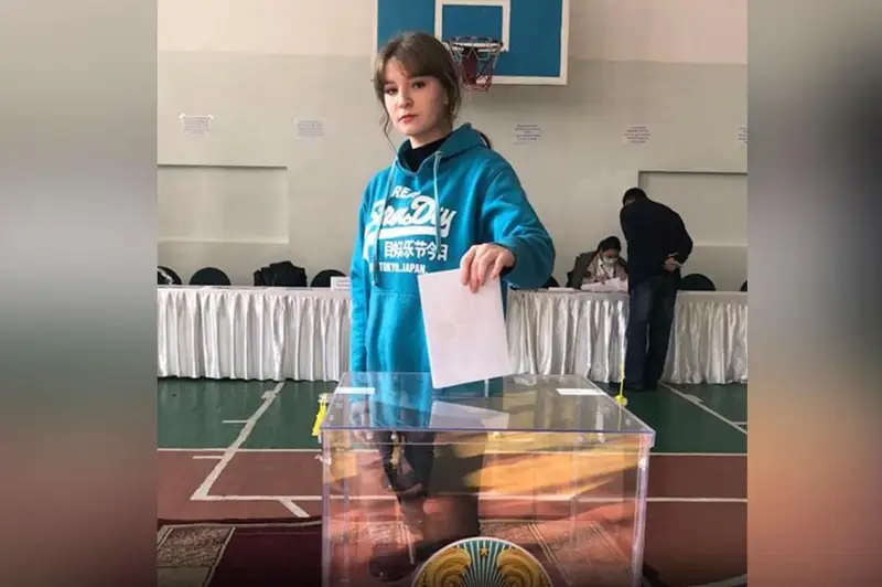 Ветераны и молодежь Жамбылской области активно голосуют на выборах Президента