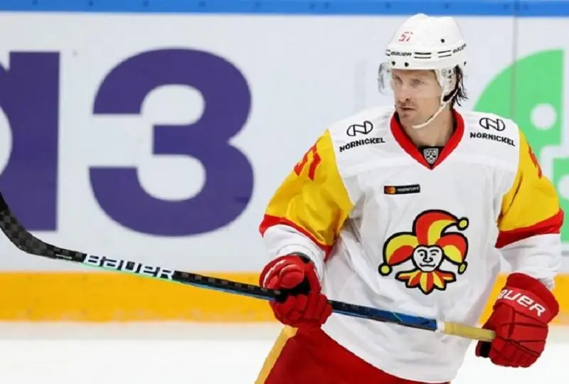 «Barys» hokkeı klýbyna kanadalyq qorǵaýshy alyndy