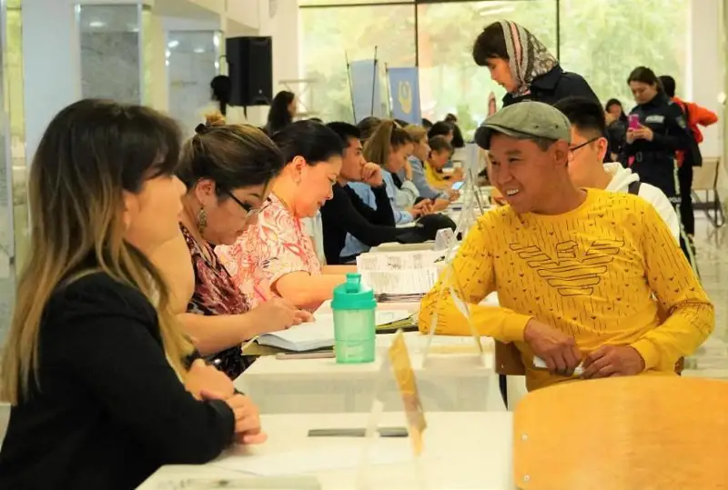 Около тысячи рабочих мест предложили на ярмарке вакансий в Нур-Султане