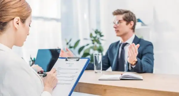 جۇمىس بەرۋشىمەن سۇحبات كەزىندە ايتۋعا بولمايتىن 5 نارسە