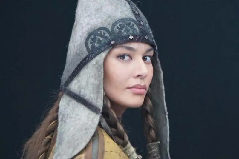 «توميريس» فيلمىنىڭ قازاق تىلىندەگى نۇسقاسى كورسەتىلە باستادى