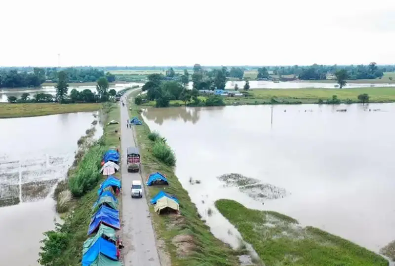 33 человека погибли в результате наводнения и оползней в Непале