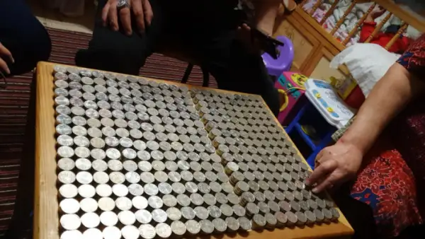 جەتى جىل بويى تيىن جيناعان قاراعاندىلىق وتباسى بانك قىزمەتكەرلەرىن تاڭعالدىردى
