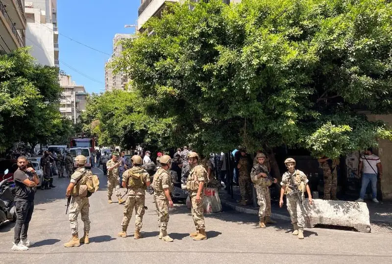 Вооруженный ливанец захватил заложников в бейрутском банке
