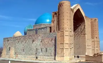 قوجا احمەت ياساۋي كەسەنەسى مەن ماڭىنا جەرلەنگەن تاعى دا 12 تۇلعا بەلگىلى بولدى