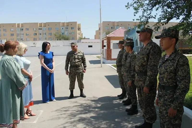 Депутат Мажилиса встретилась с военнослужащими Мангистауской области
