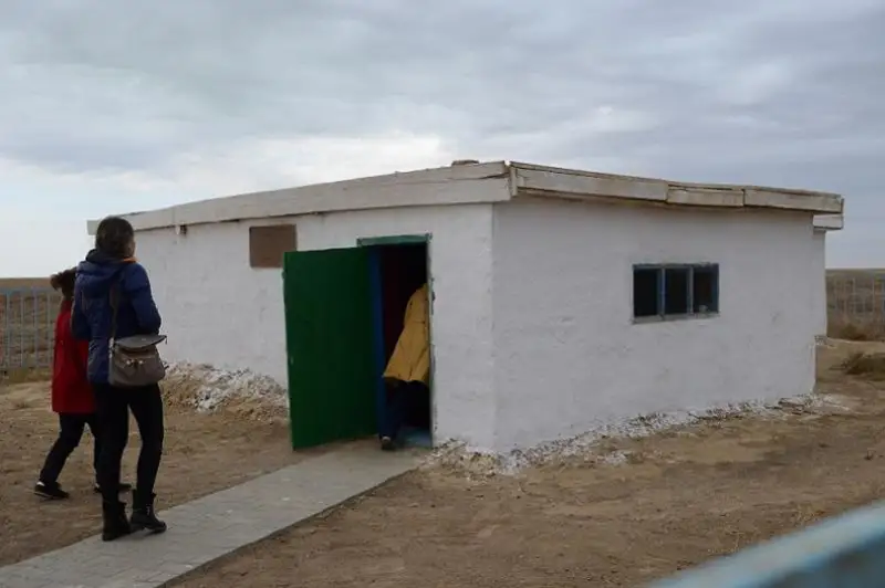 احمەت بايتۇرسىن ۇلىنىڭ كىندىك قانى تامعان ءۇيدى قاستەرلەۋ - پارىز