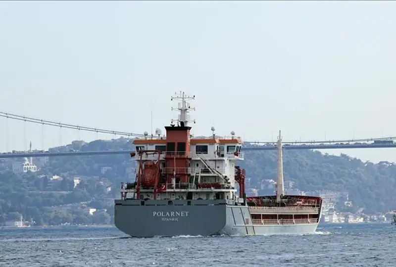 Túrkııa bıligi qamalǵan munaı tankerlerin ótkizý talabyn atady