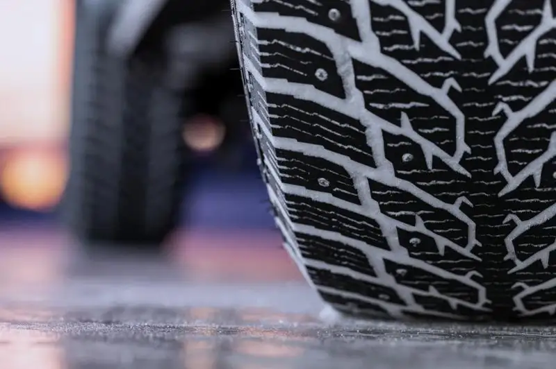 Перейти на зимние шины рекомендует водителям МЧС РК