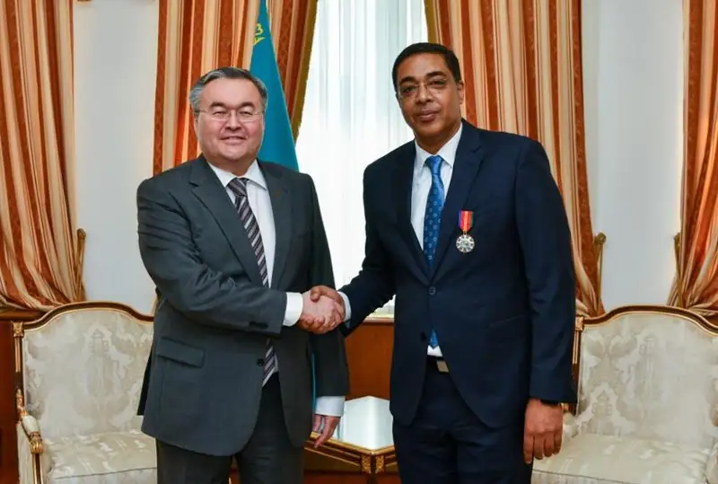 Министр иностранных дел РК вручил орден «Достык» послу Кувейта