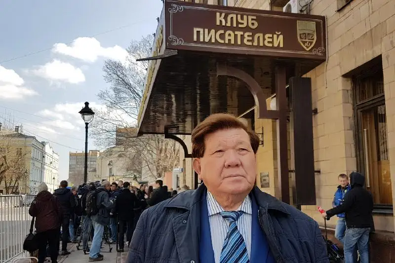 شاحانوۆ شىڭى نەمەسە ءتورت اناسىن ارداقتاعان اقىن