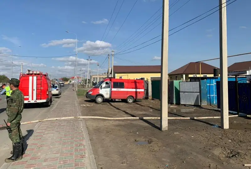 Откачка воды продолжается из затопленного ливнем Атырау