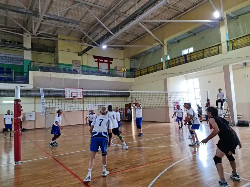 Astanada voleıboldan  ardager sportshylar arasynda halyqaralyq týrnır ótti
