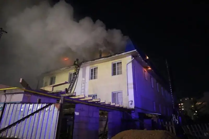 Столичные огнеборцы ликвидировали крупный пожар