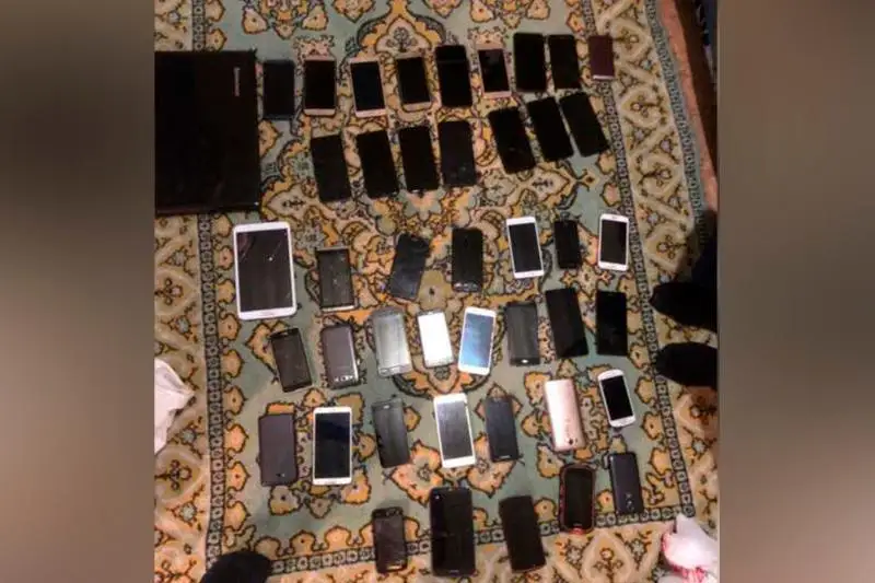 الماتىدا ۇرلانعان تەلەفونداردىڭ IMEI كودىن بۇزعان پروگرامميست ۇستالدى
