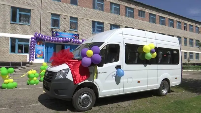 Жетісулық түлектер ауылдастарына тамаша тарту жасады