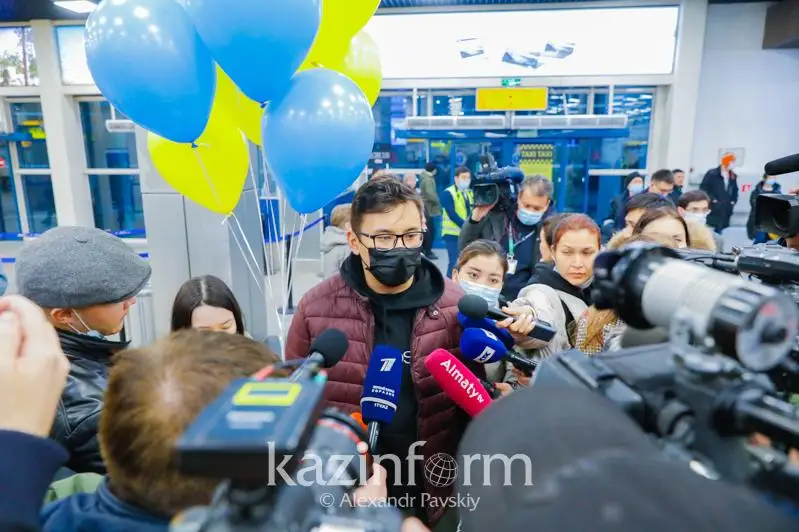 Украинадан эвакуацияланған қазақстандықтар елге қалай жеткендерін айтып берді