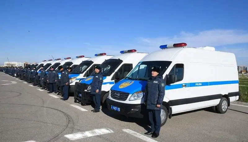 Túrkistandyq polıtseılerge zamanaýı qurylǵylarmen jabdyqtalǵan 250-den astam kólik berildi