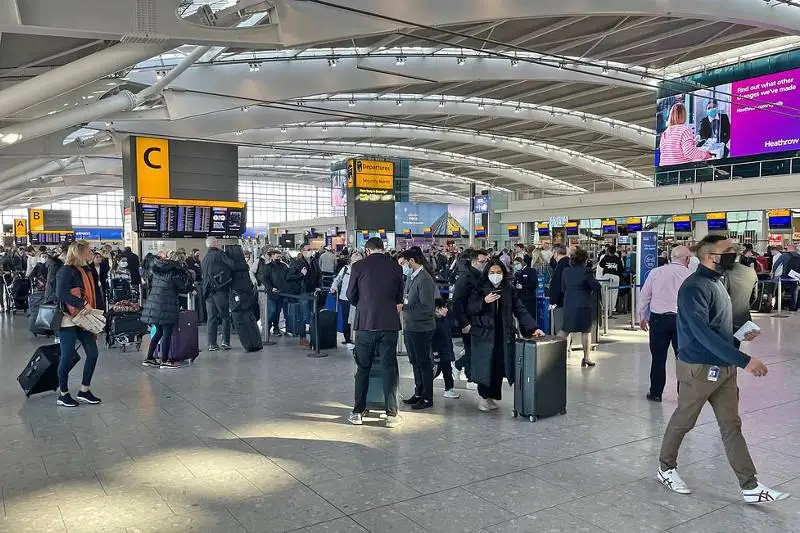 Казахстан назван в числе стран, через которые российские туристы могут вернуться на родину